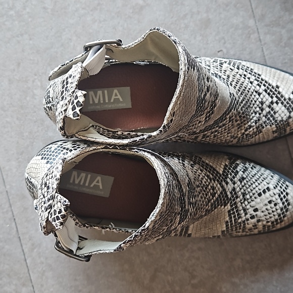 Heeled Snakeskin Booties - Picture 5 of 6